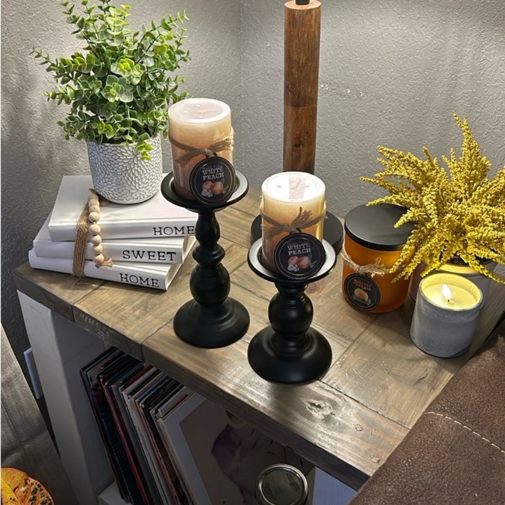 ‼️NWT‼️Set(4)White Peach Candles‼️Black Candle Holders‼️